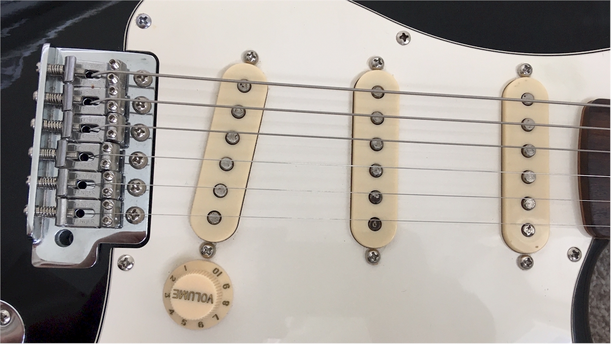 Fender Stratocaster Standard made in Mexico: Sold – Axe Relics UK